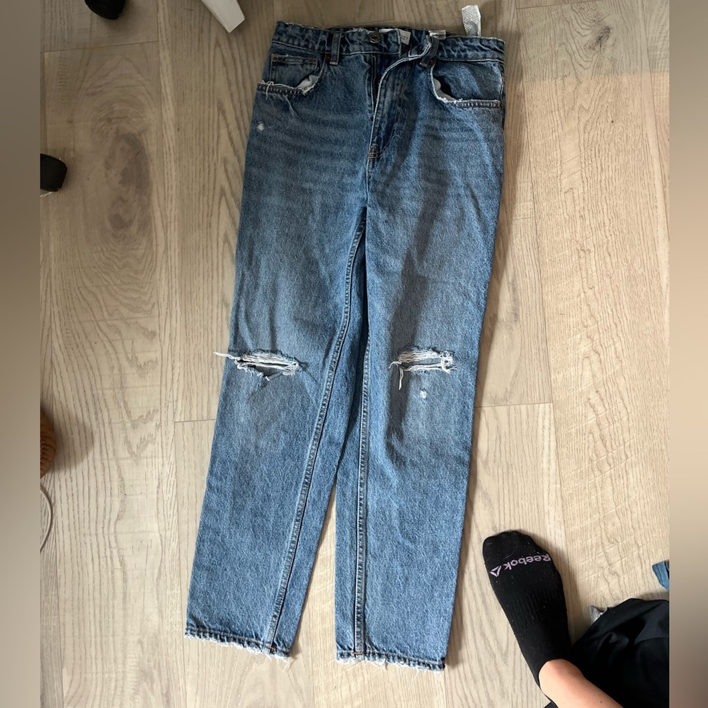 Zara straight leg jeans w knee rips